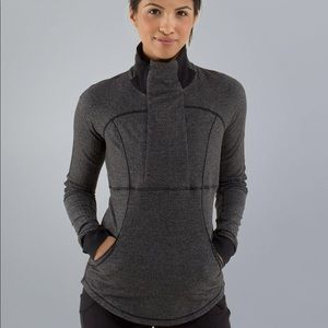 Lululemon’s base runner 1/2 zip